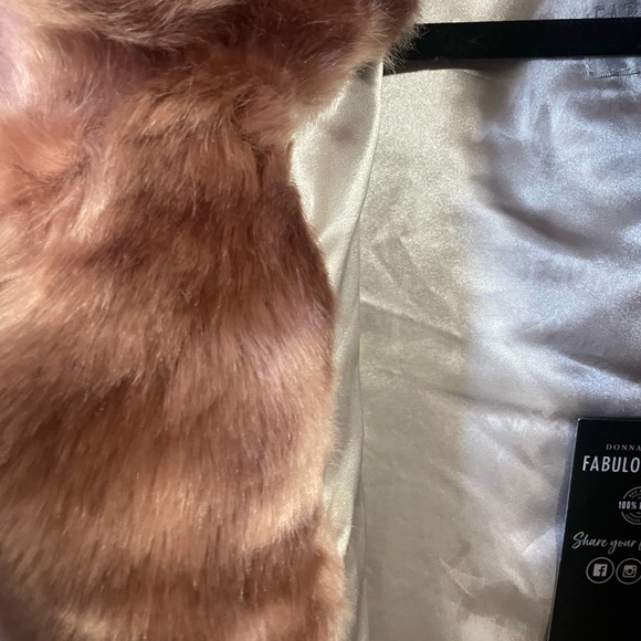 NWT Donna Salyers Fabulous Furs GORGEOUS XL Faux Fur Vest - Picture 4 of 7